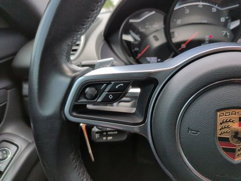 Used 2018 Porsche 718 Cayman RWD image 21