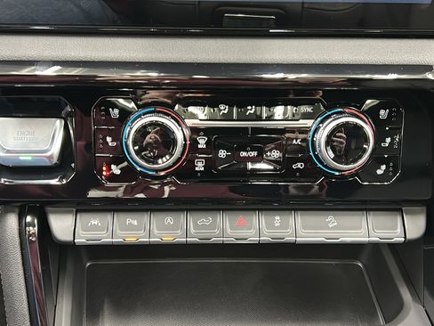 Used 2025 GMC Sierra 1500 AT4 w/ AT4 Premium Package image 24