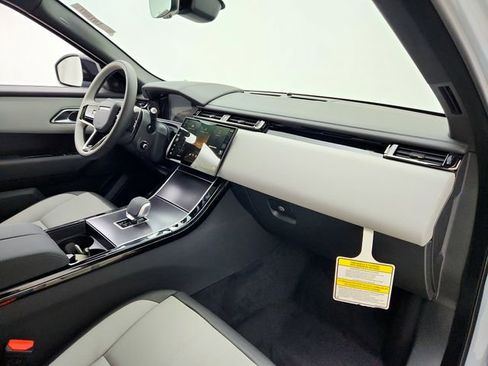 New 2026 Land Rover Range Rover Velar Dynamic SE image 17