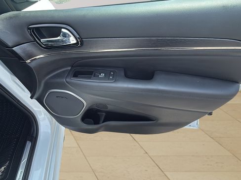Used 2019 Jeep Grand Cherokee High Altitude AWD/4WD image 19