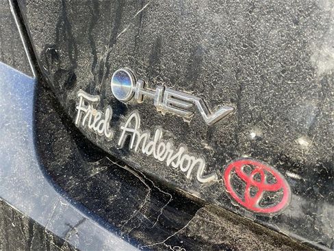 Used 2025 Toyota Camry SE image 11