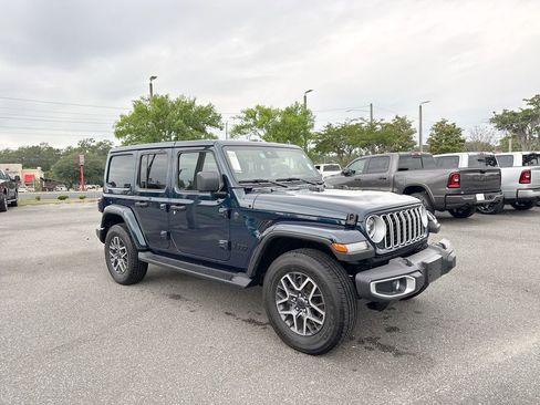 Used 2025 Jeep Wrangler Unlimited Sahara w/ Safety Group AWD/4WD image 1