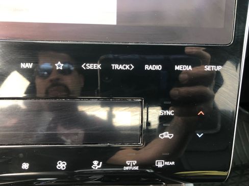 Certified 2024 Hyundai Santa Cruz Limited image 12