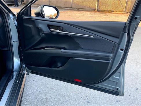 Used 2025 Toyota Camry SE w/ Multimedia Upgrade Package image 22