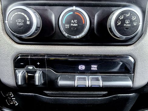 Used 2019 RAM 2500 Big Horn image 13