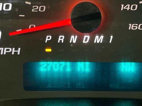 Used 2024 Chevrolet Express 2500 Extended w/ Driver Convenience Package RWD image 8