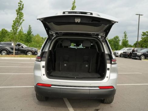 Used 2023 Jeep Grand Cherokee L Limited w/ Luxury Tech Group II AWD/4WD image 17