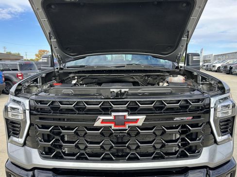 Used 2025 Chevrolet Silverado 2500 ZR2 image 45