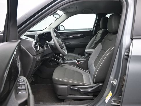 Used 2025 Chevrolet TrailBlazer LT AWD/4WD image 22