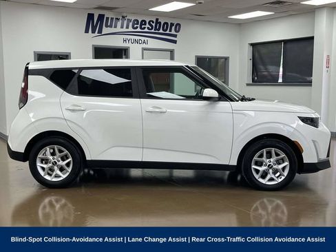 Used 2025 Kia Soul LX w/ LX Technology Package FWD image 4