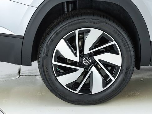 New 2026 Volkswagen Atlas SE image 13
