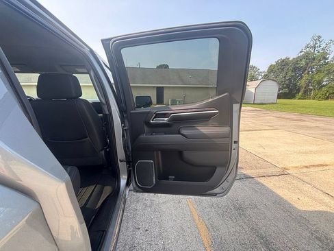 Used 2024 GMC Sierra 1500 SLT AWD/4WD image 17