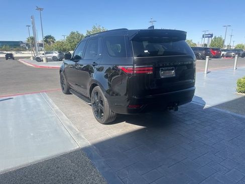 Used 2025 Land Rover Discovery Dynamic SE image 7