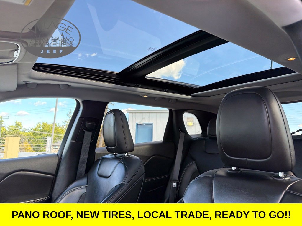 Used 2022 Jeep Cherokee Latitude w/ Sun & Sound Group AWD/4WD image 37
