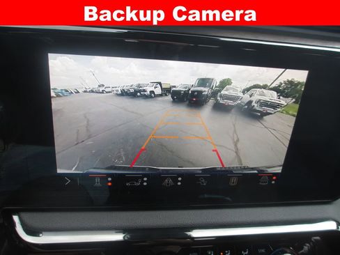Used 2025 GMC Sierra 1500 AT4 w/ AT4 Premium Package AWD/4WD image 19