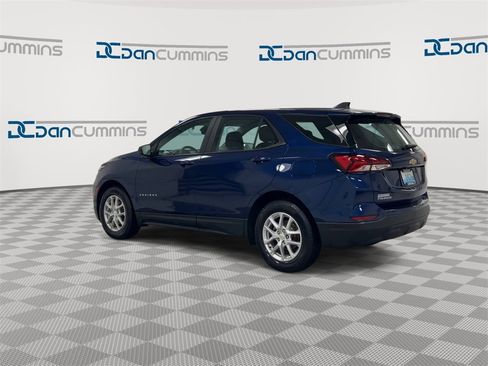 Used 2022 Chevrolet Equinox LS image 6