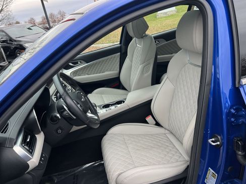 Used 2023 Genesis G70 3.3T w/ Sport Prestige Package image 13