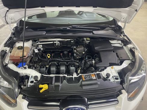 Used 2014 Ford Focus Titanium FWD image 3