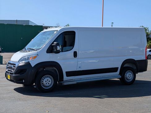 Used 2025 RAM ProMaster 2500 w/ U-Haul Equipment Group FWD image 3