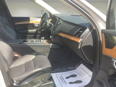Used 2023 Volvo XC90 B6 Plus w/ Protection Package Premier AWD/4WD image 11