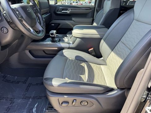 Used 2023 Chevrolet Silverado 1500 ZR2 w/ Technology Package image 15