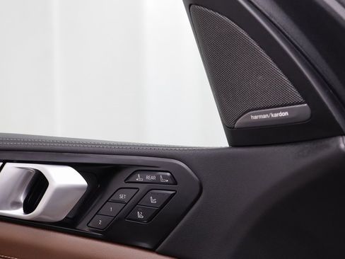 Certified 2025 BMW X7 M60i image 7