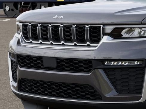 New 2026 Jeep Grand Cherokee Limited AWD/4WD image 11