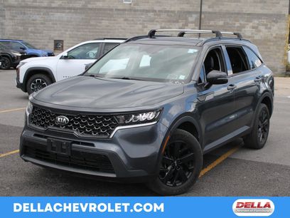 Used 2021 Kia Sorento S w/ Panoramic Sunroof Package