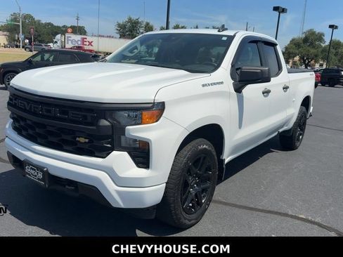 Used 2024 Chevrolet Silverado 1500 Custom AWD/4WD image 4