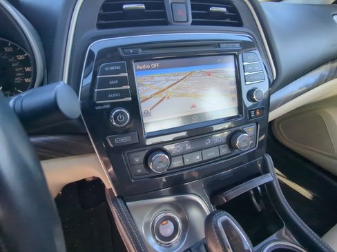 Used 2018 Nissan Maxima Platinum image 18