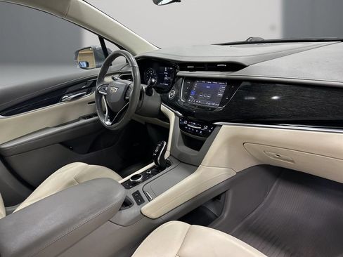 Used 2020 Cadillac XT6 Premium Luxury FWD image 16