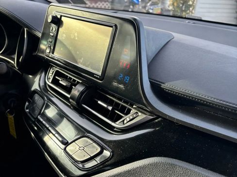 Used 2018 Toyota C-HR image 54