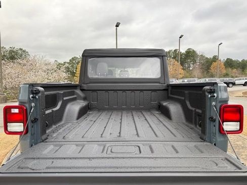 New 2026 Jeep Gladiator Sport AWD/4WD image 30