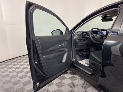 Used 2024 Nissan Ariya AWD image 16