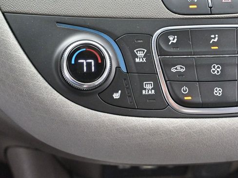 Used 2022 Chevrolet Malibu LT image 23