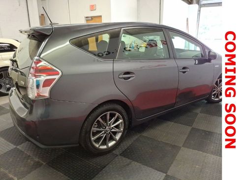 Used 2017 Toyota Prius V Five w/ Advanced Technology Package FWD image 10