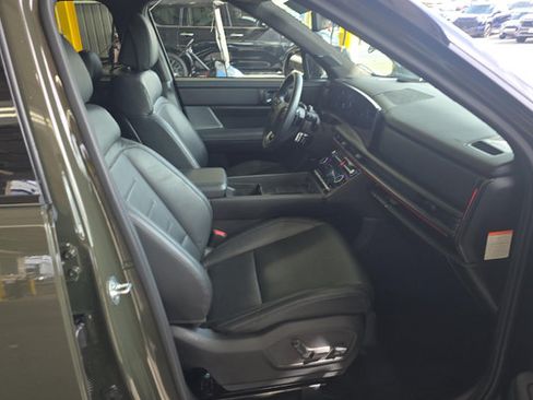 Used 2025 Hyundai Santa Fe Calligraphy AWD/4WD image 6
