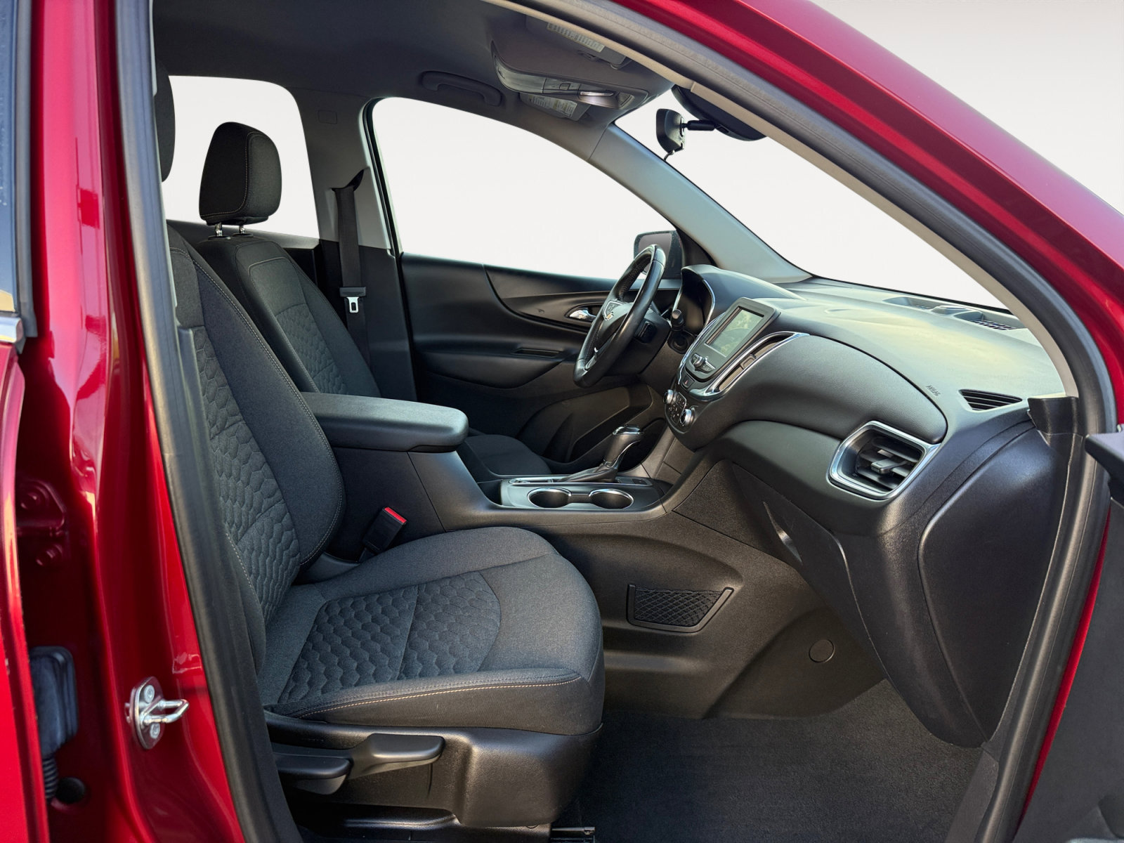 Used 2018 Chevrolet Equinox LT AWD/4WD image 19