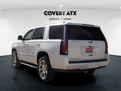 Used 2019 Cadillac Escalade Luxury image 4