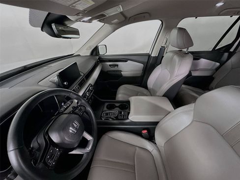 Used 2024 Honda Pilot EX-L image 5