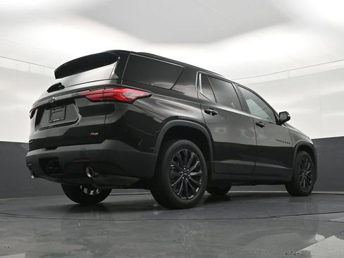 Used 2023 Chevrolet Traverse RS FWD image 27