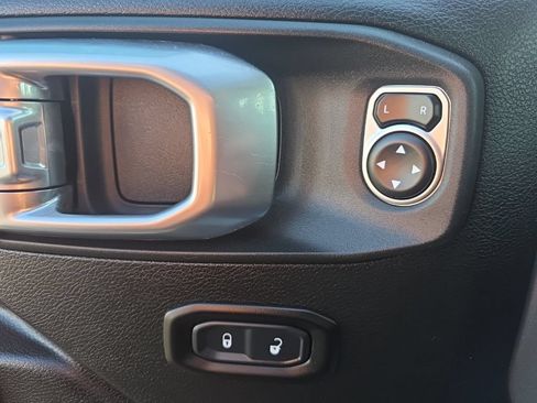 Used 2020 Jeep Wrangler Unlimited Sport AWD/4WD image 18
