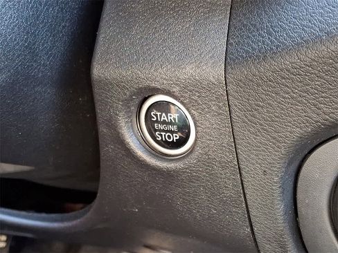 Used 2024 Nissan Frontier PRO-4X image 23