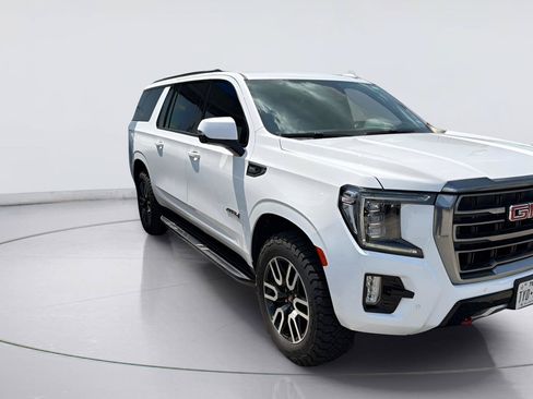 Used 2024 GMC Yukon XL AT4 w/ Technology Package AWD/4WD image 4
