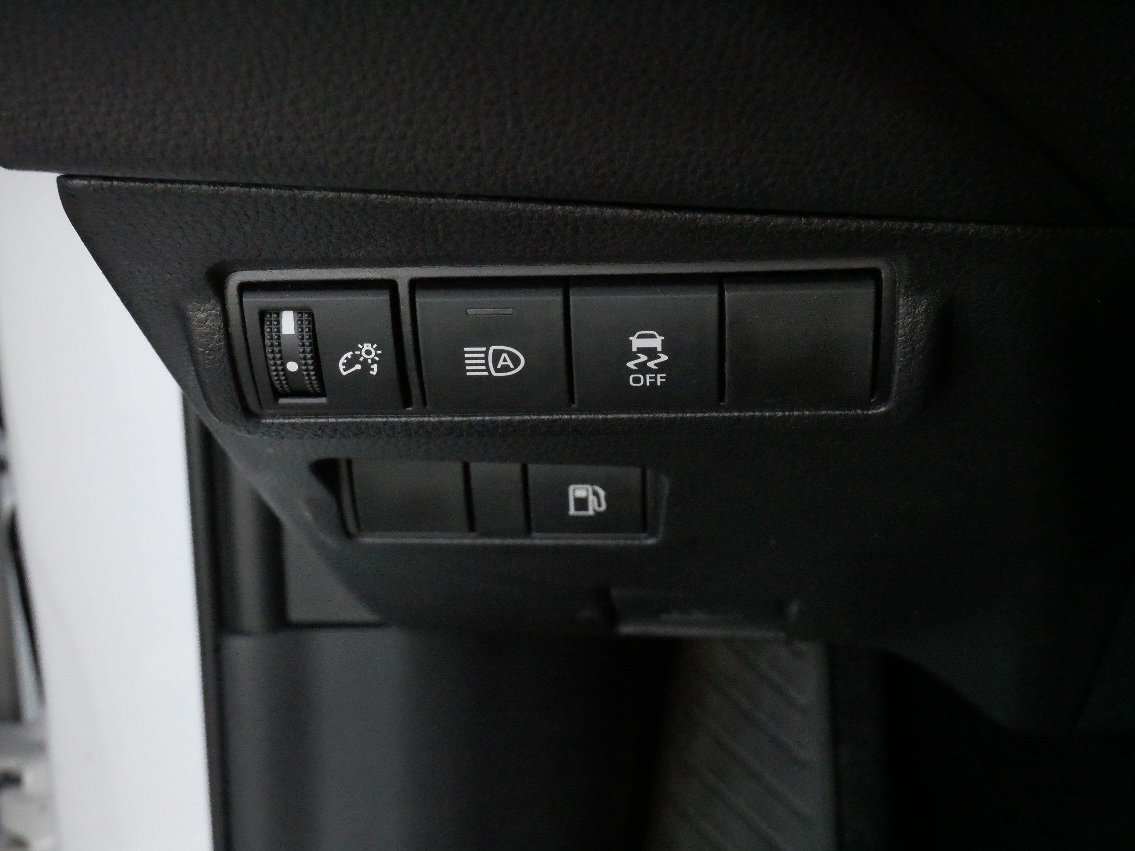 Used 2026 Toyota Corolla Cross AWD Hybrid image 27