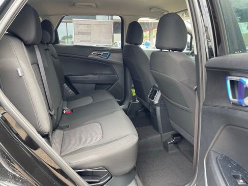 New 2025 Kia Sportage LX AWD/4WD image 19