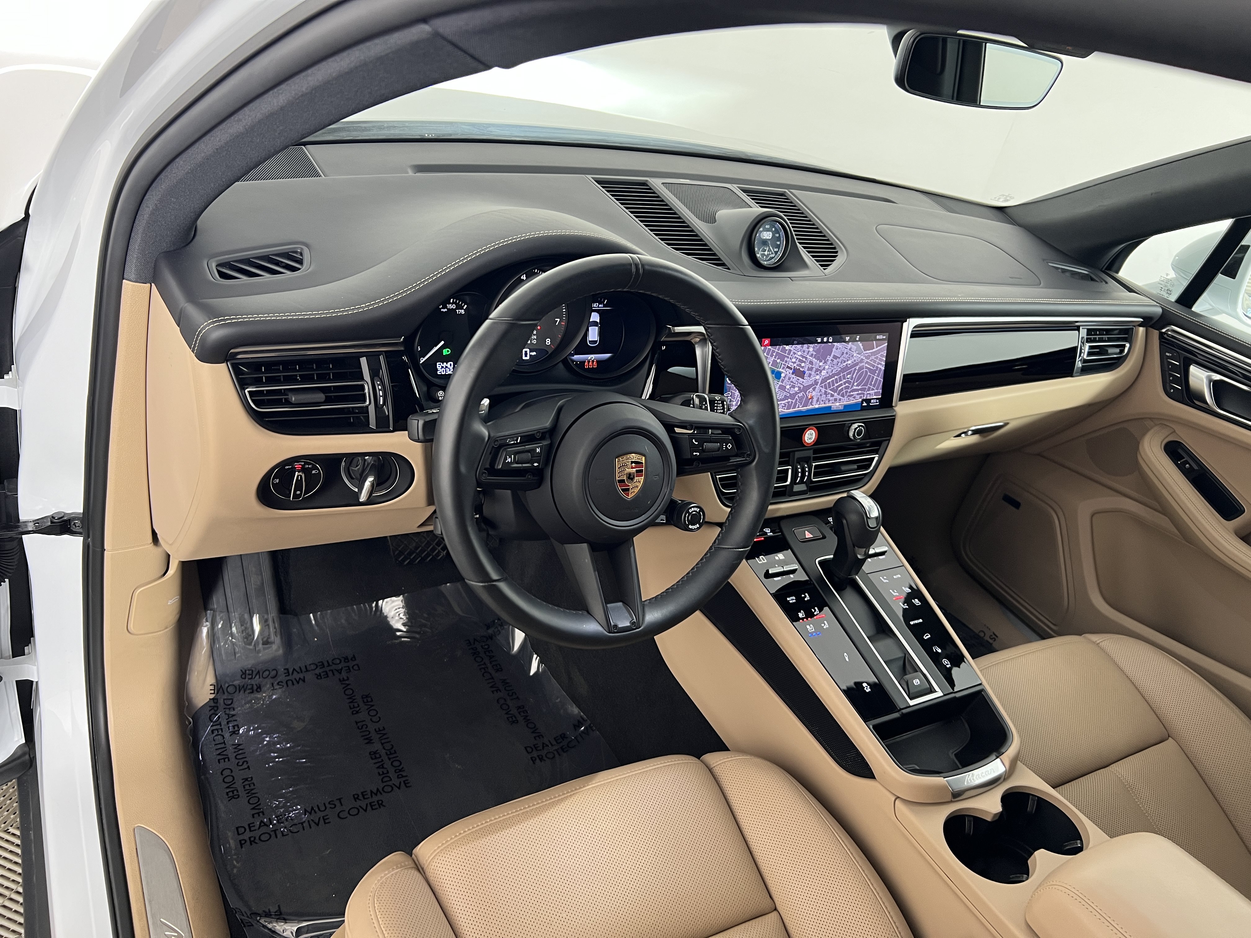 Certified 2026 Porsche Macan S AWD/4WD image 4