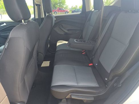 Used 2019 Ford Escape SE FWD image 4