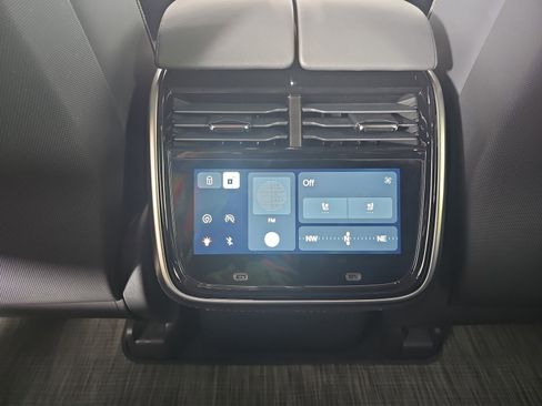 Used 2024 Rivian R1S Adventure image 28