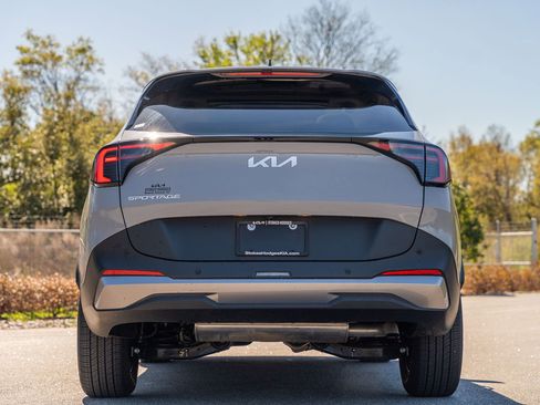 Used 2026 Kia Sportage EX w/ EX Panorama Roof Package image 7